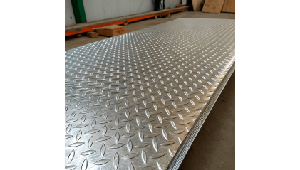 лист алюминиевый рифленый чечевица 1,5 мм АМц купить в Тюмени