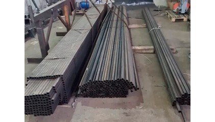 трубу профильную Б/Ш квадратную 100x100 4 мм Ст2пс купить в Тюмени