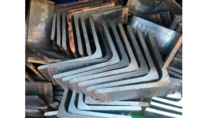 уголок стальной гнутый равнополочный 100x100x5 мм С245 купить в Тюмени