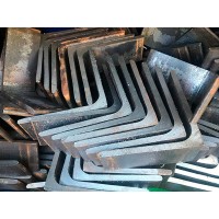 Уголок стальной гнутый равнополочный 100x100x4 мм 15ХСНД ГОСТ 19771-93